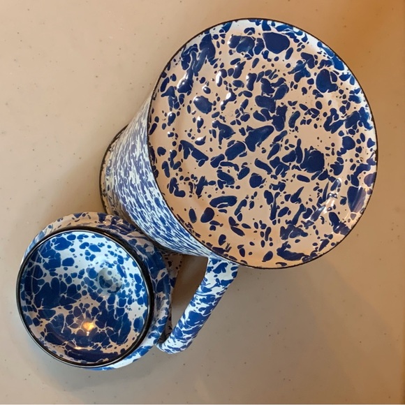 Blue and White Graniteware Enamel Stovetop Camp Fire Coffee Chocolate Pot 8” - Picture 3 of 4